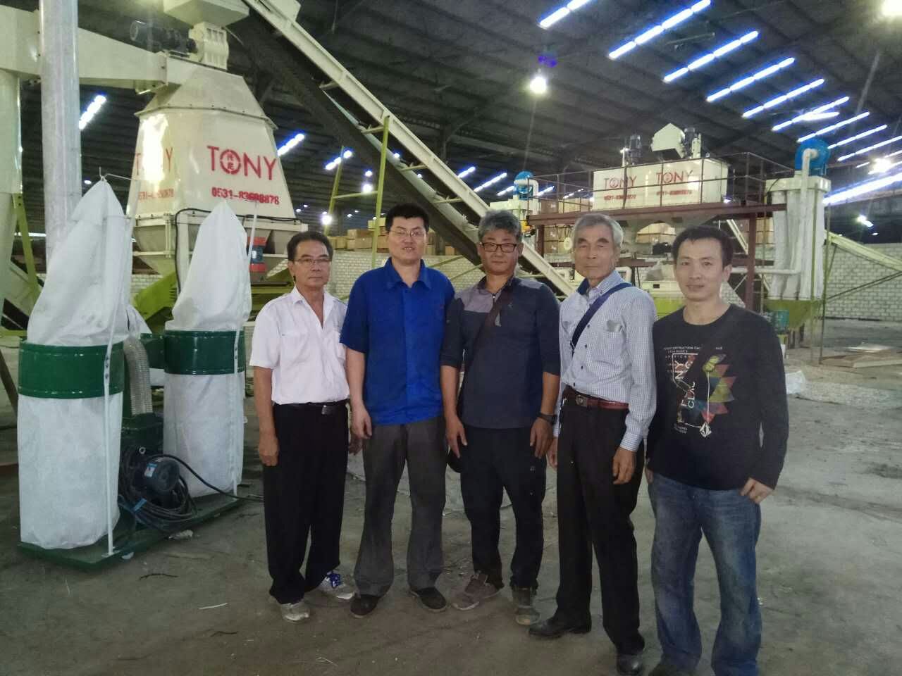 2016年印度尼西亞時產3噸顆粒機組